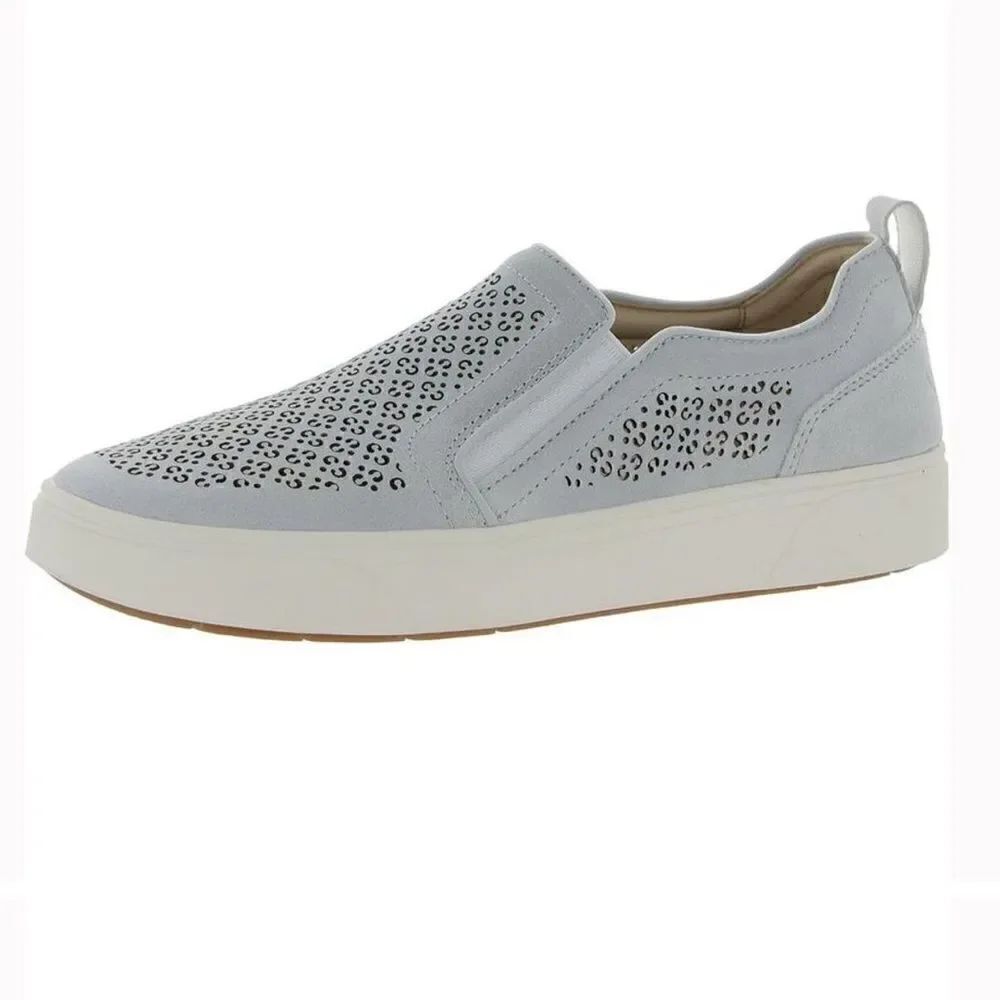 NWOB Vionic Kimmie Perf Sneakers